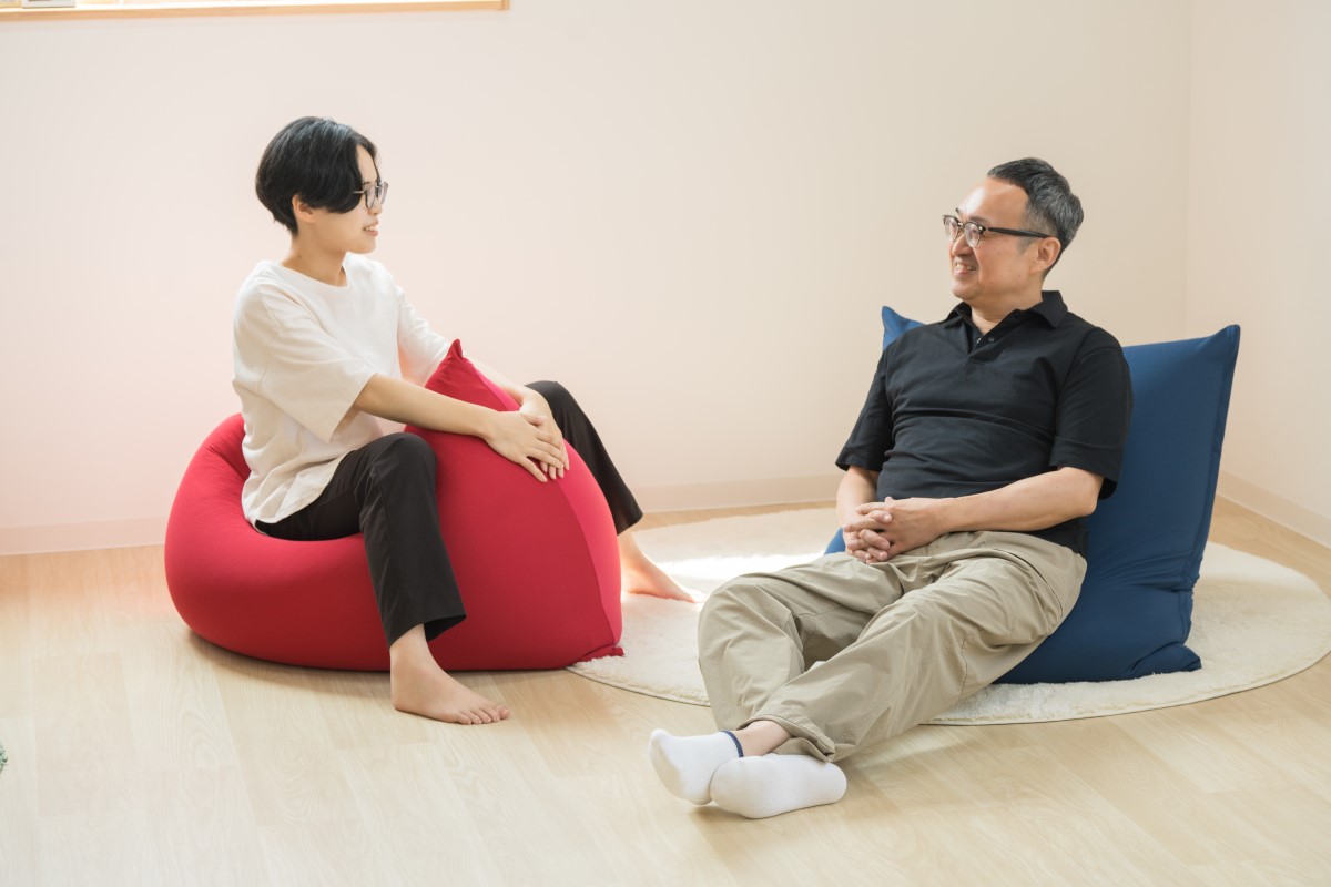 ビッグサイズのお姫様もダメになるふわごろフィットに二人で座る